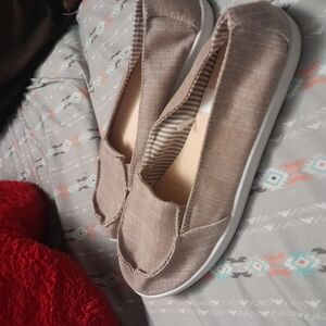 Women's Casual Slip-On Shoes - Tan